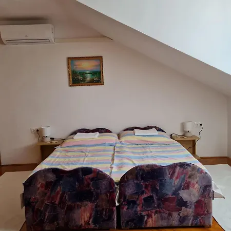 Apartment Gyoengyvirag *
