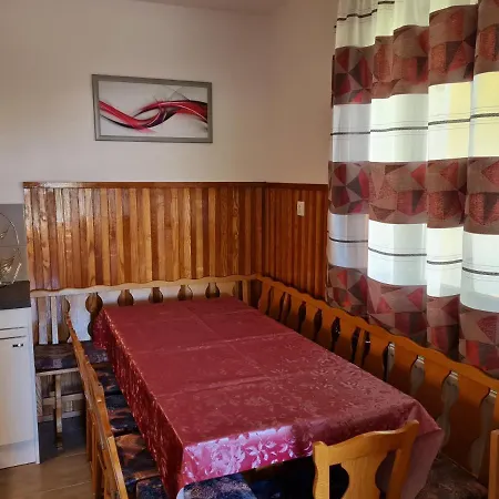Gyoengyvirag Apartment Lenti