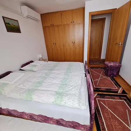 Apartment Gyoengyvirag Lenti